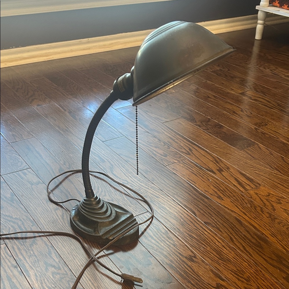 Eagle Vgt At Deco gooseneck desk lamp with cast iron base. 30’s-40’s.